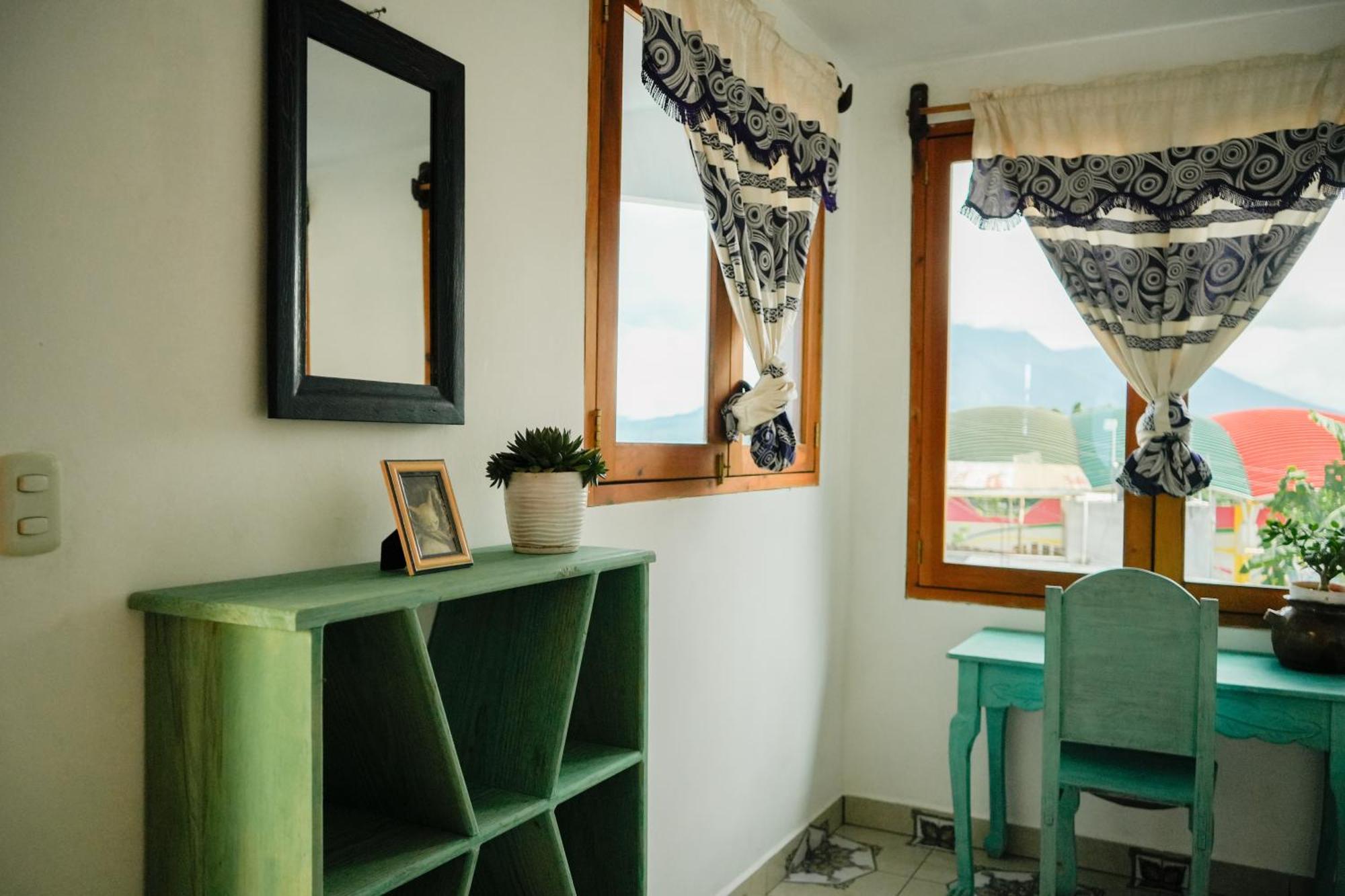 Casa Madera Hostel Сан Маркос Ла Лагуна Екстериор снимка